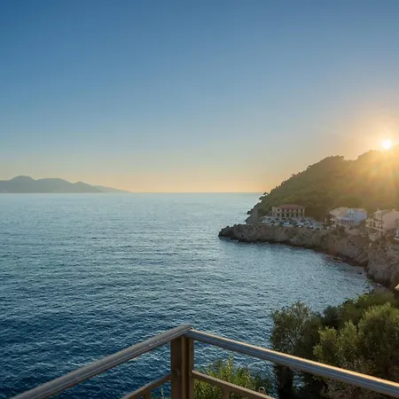 Assos Rockshore Βίλα